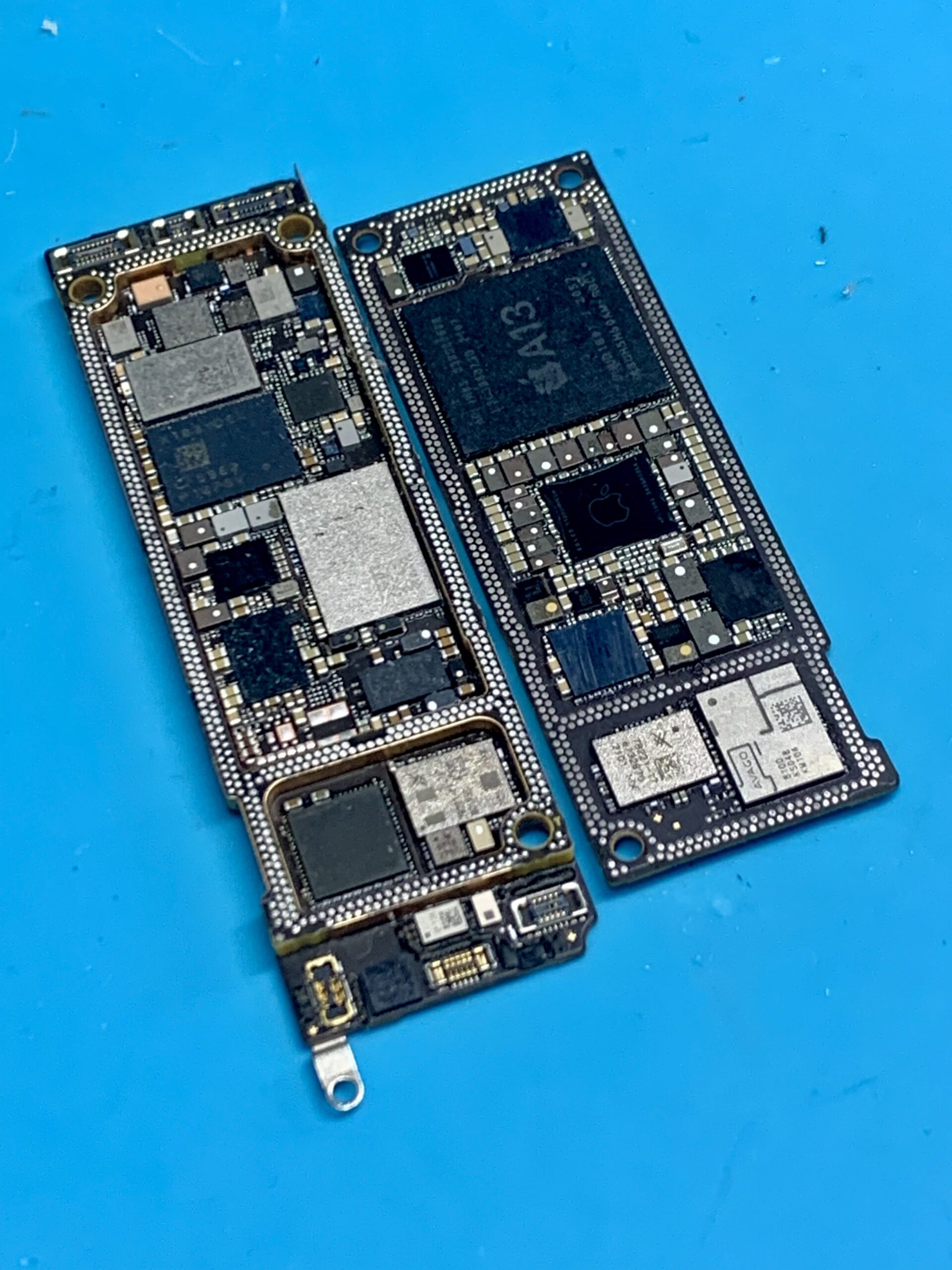 réparation carte mère iphone 11