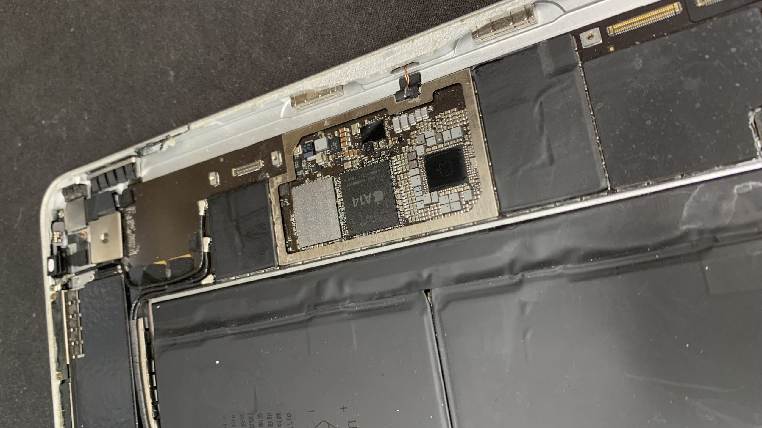 ipad ouvert, carte mère